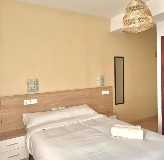 Hostelli HS Altet Suites - Alicante Airport