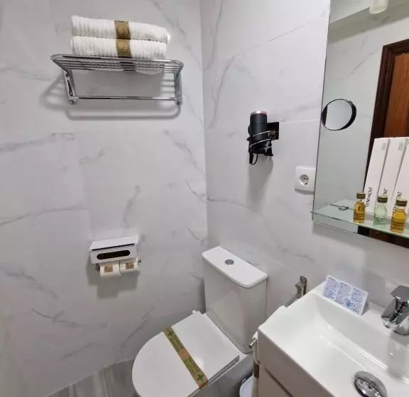 فندق Hostal Fidalgo