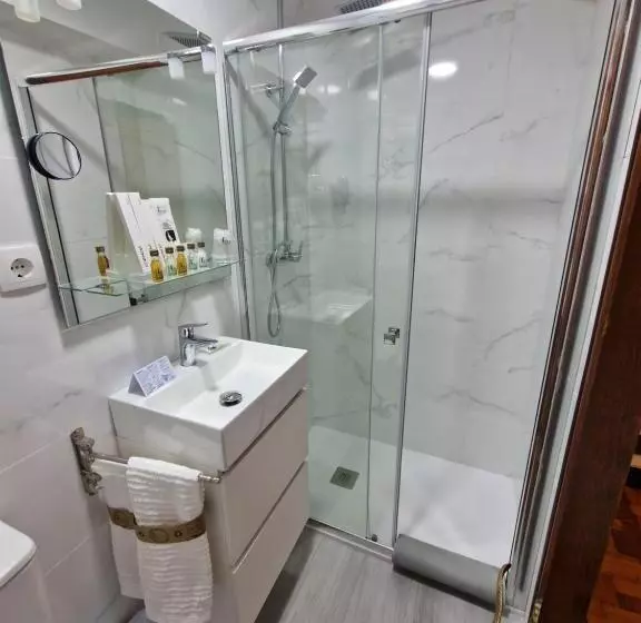 فندق Hostal Fidalgo