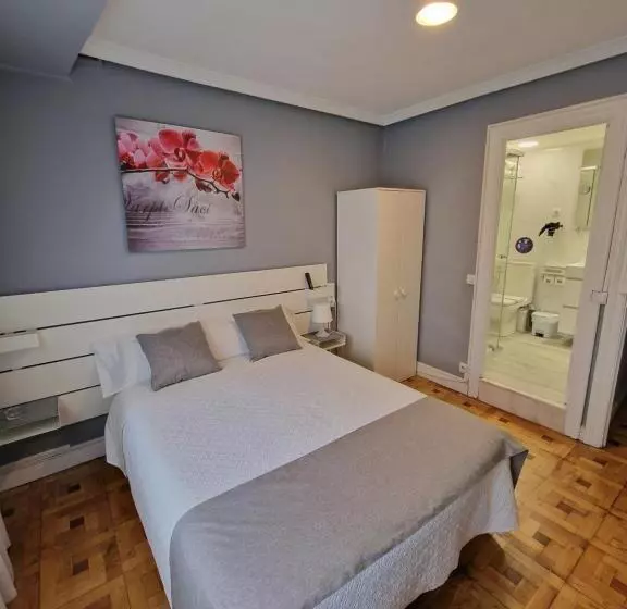 فندق Hostal Fidalgo