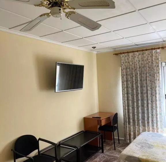 Szálloda Hostal Rosaleda