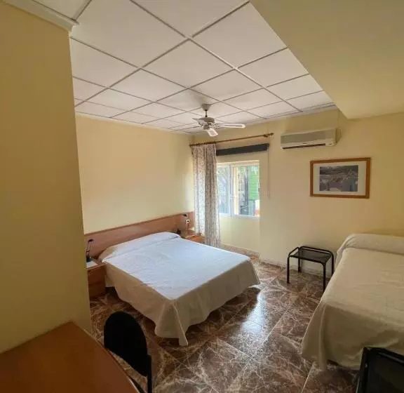 Szálloda Hostal Rosaleda