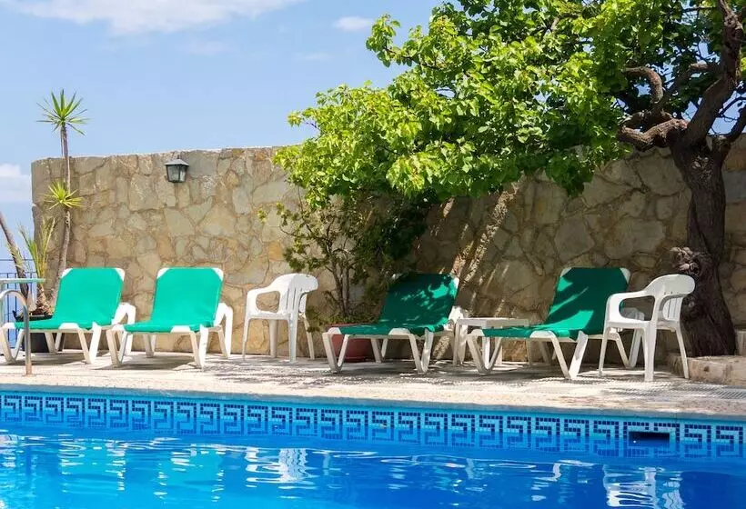 호텔 Hostal Sa Baronia