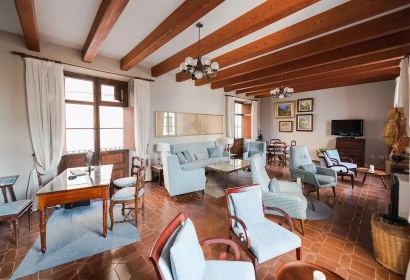 호텔 Hostal Sa Baronia