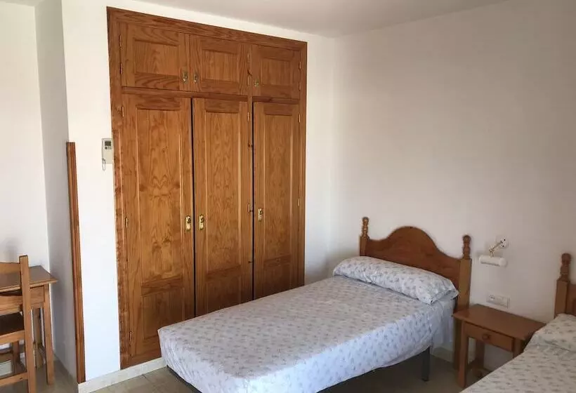 Отель Hostal Villa De Garrucha