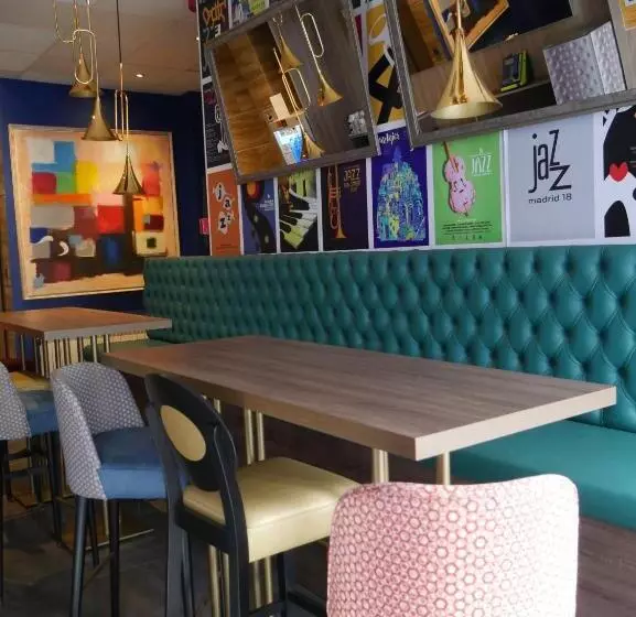 Hostal 4c Cuatro Caminos