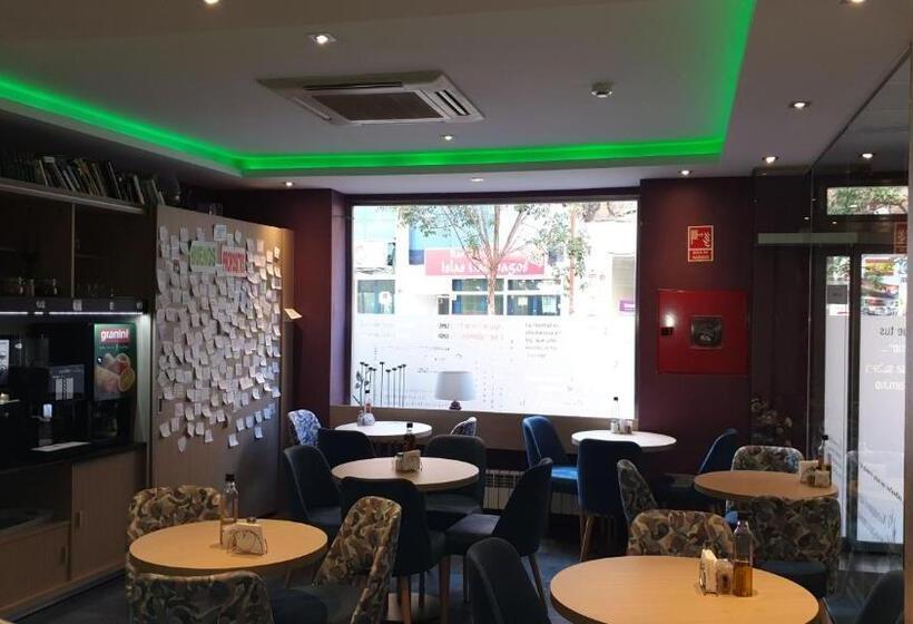 Hostal 4c Cuatro Caminos