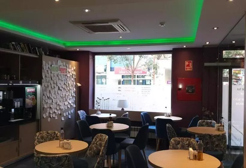 Hostal 4c Cuatro Caminos