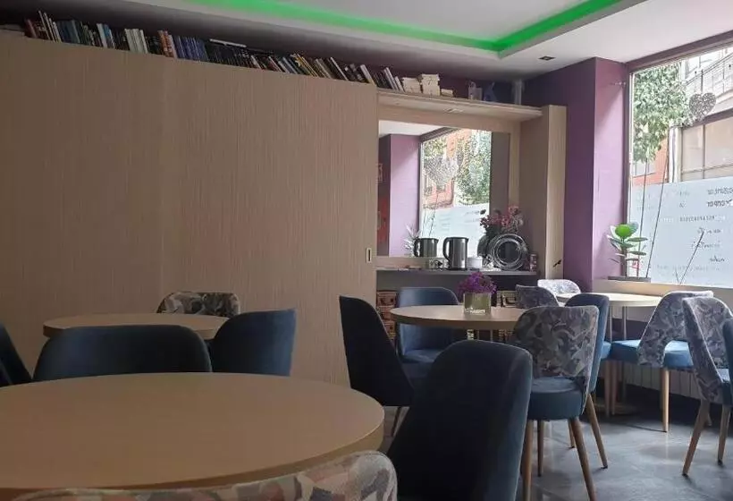 Hostal 4c Cuatro Caminos