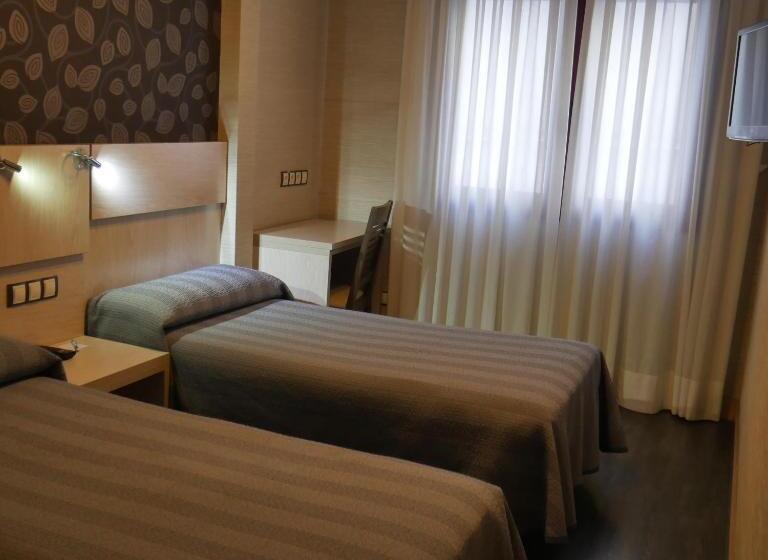 Hostal 4c Cuatro Caminos