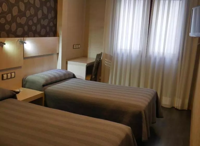 Hostal 4c Cuatro Caminos