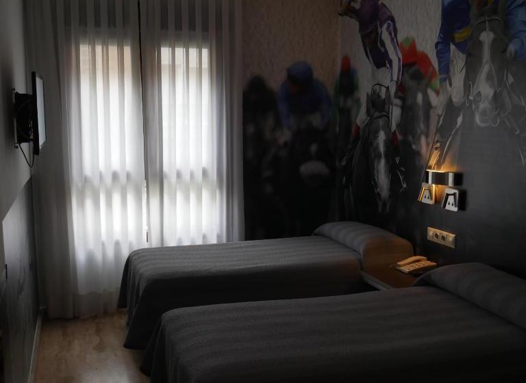 Hostal 4c Cuatro Caminos