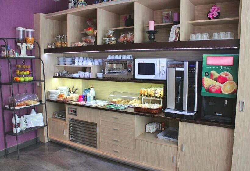 Hostal 4c Cuatro Caminos