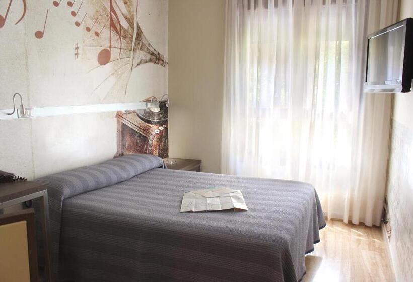 Hostal 4c Cuatro Caminos