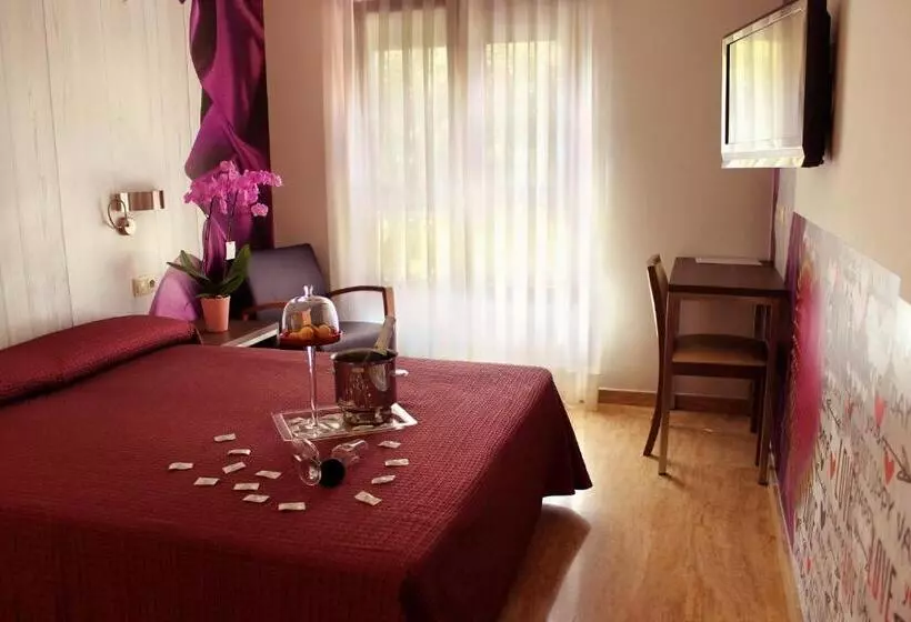 Hostal 4c Cuatro Caminos