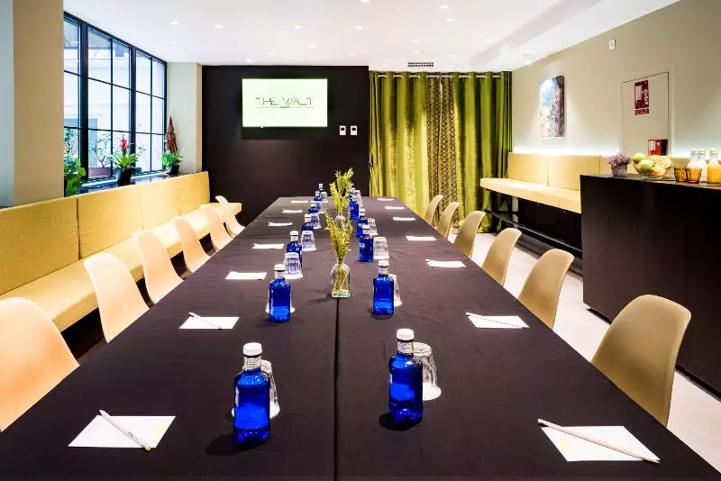 مسافرخانه Due Temps Madrid