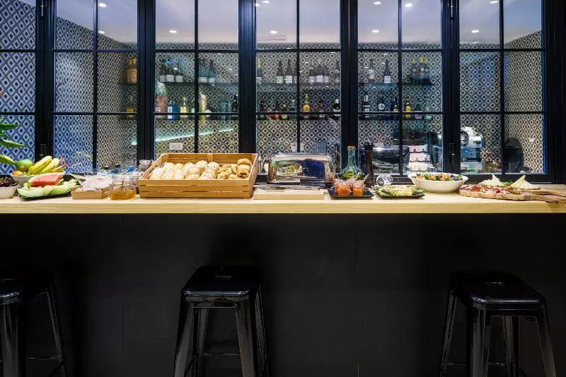 مسافرخانه Due Temps Madrid