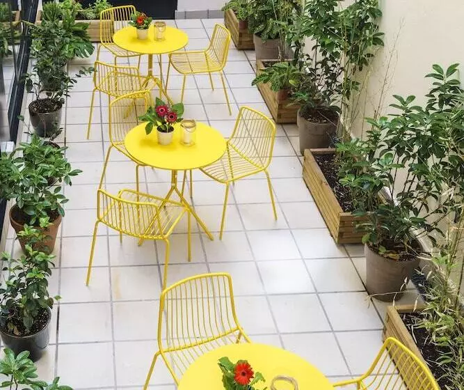 مسافرخانه Due Temps Madrid