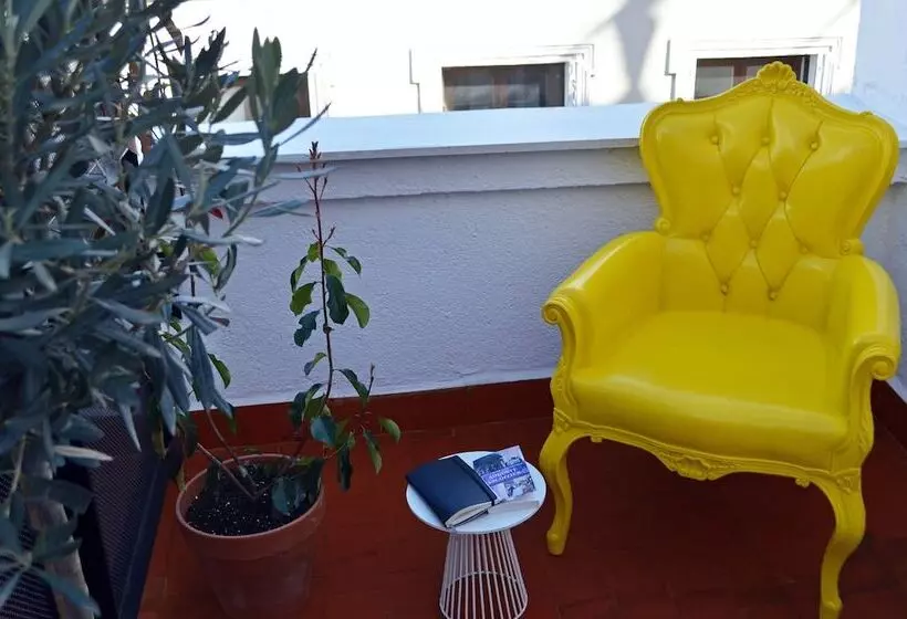 مسافرخانه Due Temps Madrid