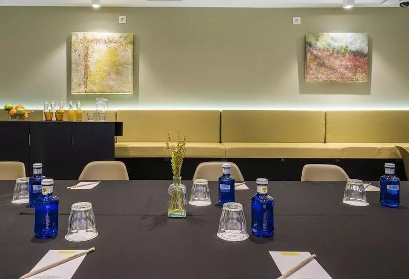 مسافرخانه Due Temps Madrid