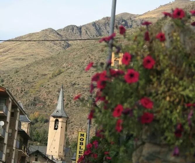 Hostal Vall D Aneu By Arcas & Sambola
