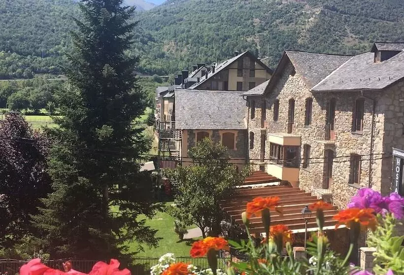 Hostal Vall D Aneu By Arcas & Sambola