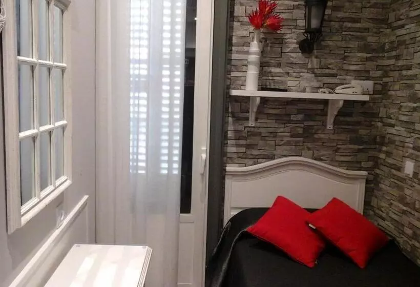 هتل Hostal Don Alfonso