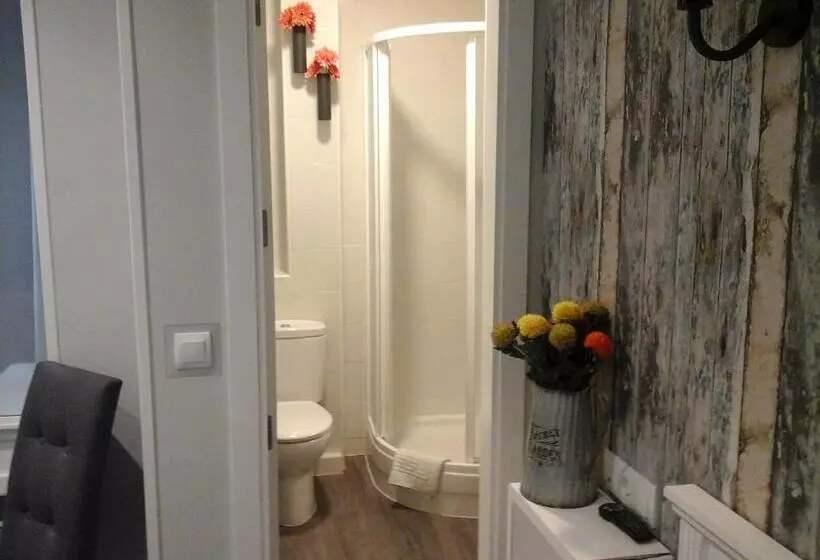 هتل Hostal Don Alfonso