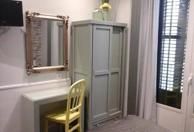 هتل Hostal Don Alfonso