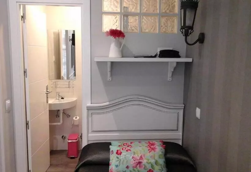 هتل Hostal Don Alfonso