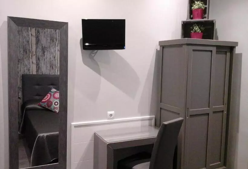 هتل Hostal Don Alfonso