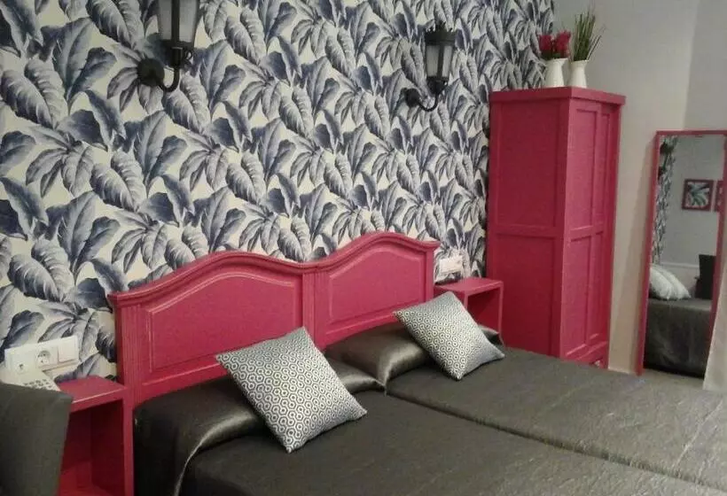 هتل Hostal Don Alfonso