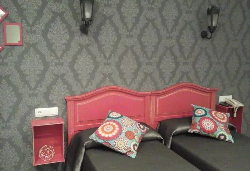 هتل Hostal Don Alfonso
