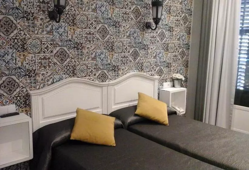 هتل Hostal Don Alfonso