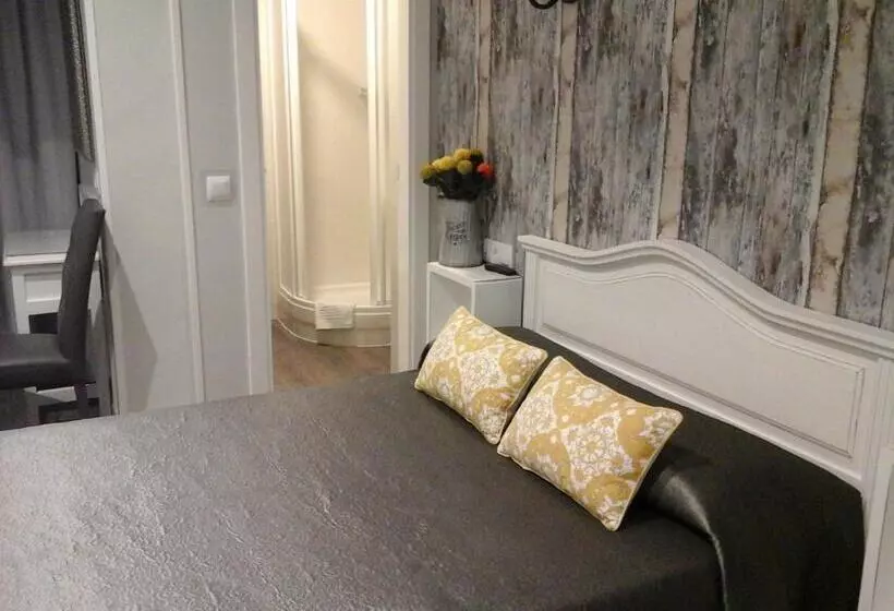 هتل Hostal Don Alfonso