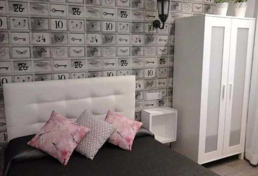 هتل Hostal Don Alfonso