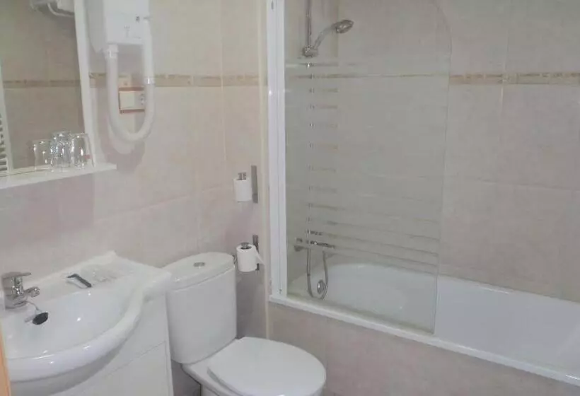 호텔 Hostal Fronton