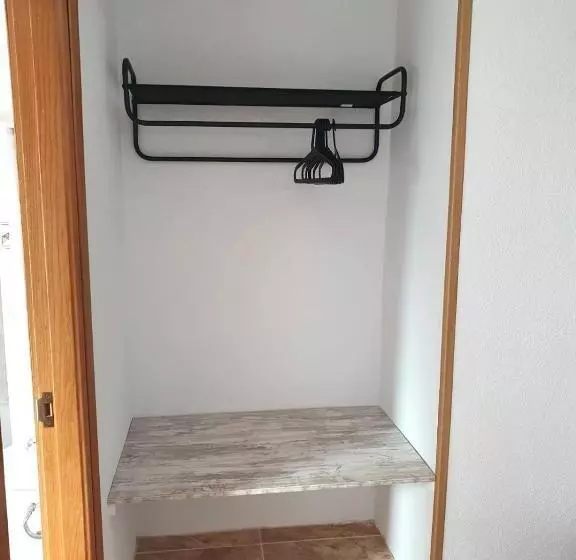 호텔 Hostal Fronton