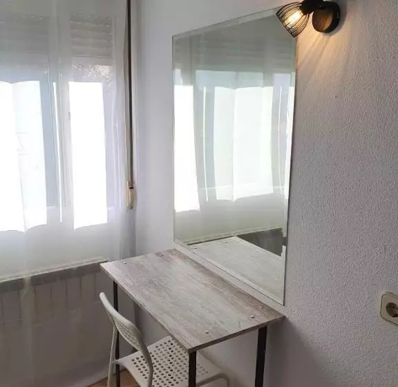 호텔 Hostal Fronton