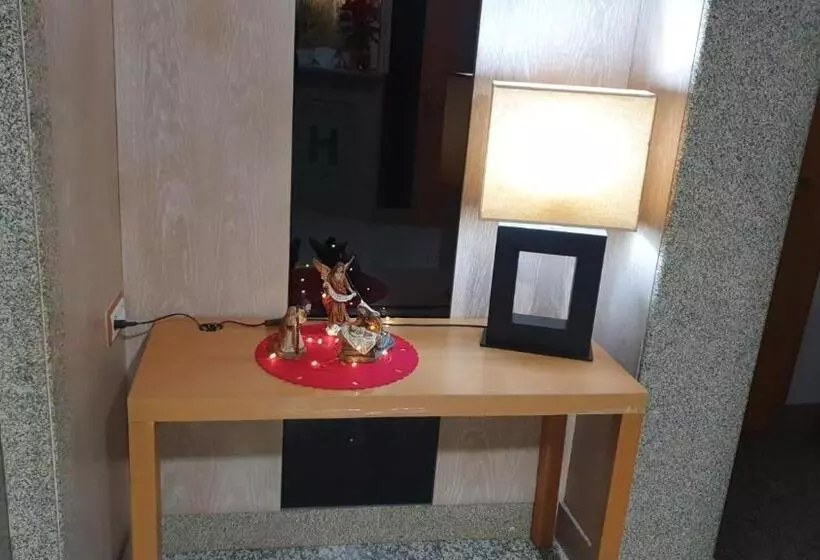 호텔 Hostal Fronton