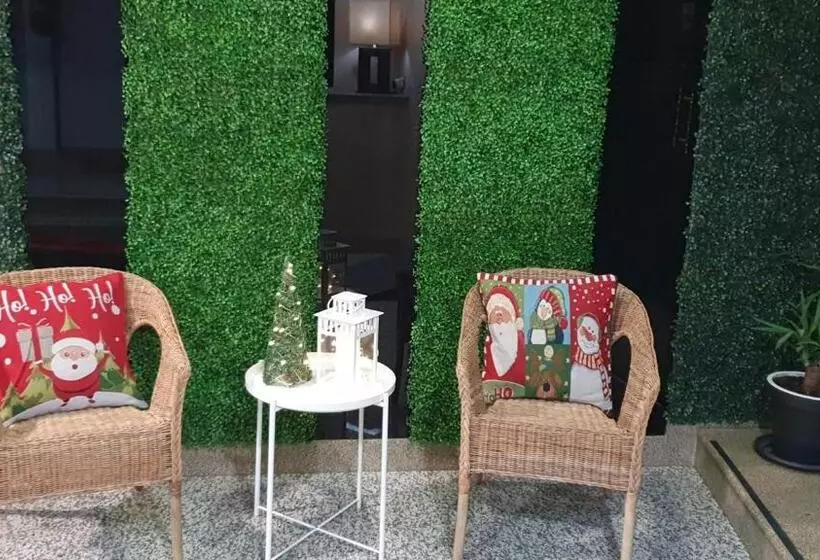 호텔 Hostal Fronton