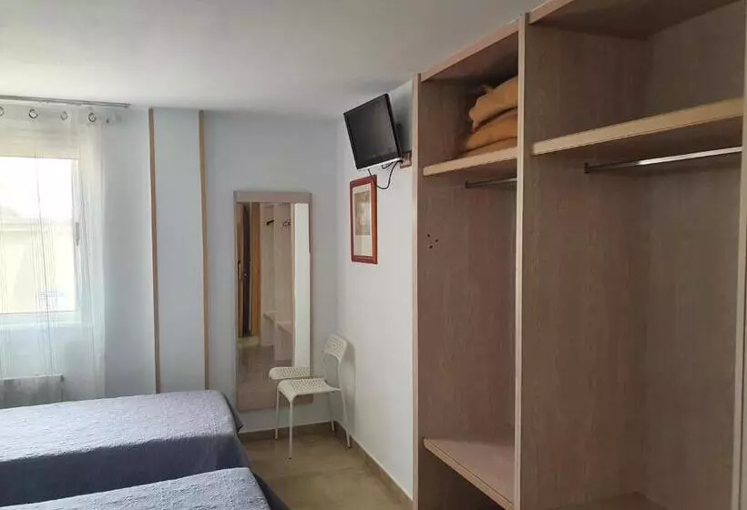 호텔 Hostal Fronton