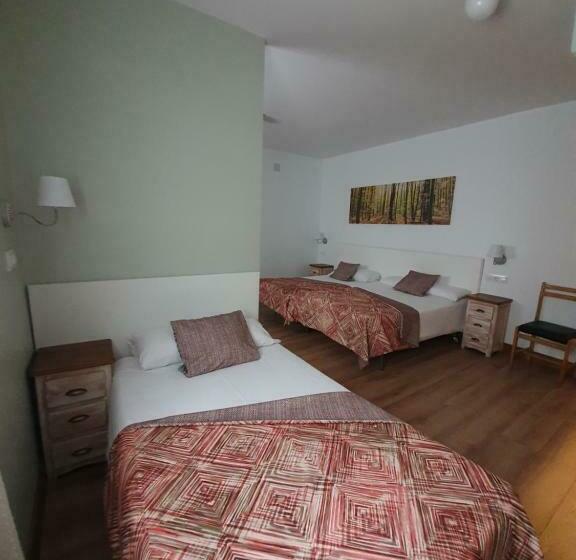 هتل Hostal Riesco