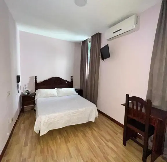 هتل Hostal Río Paraná
