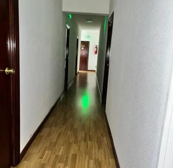 هتل Hostal Río Paraná