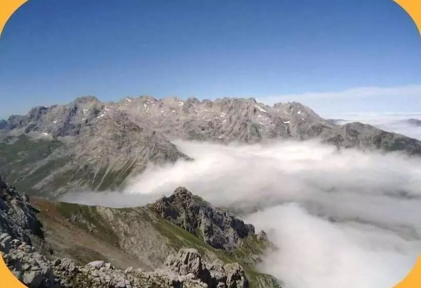 בית מלון כפרי Camangu