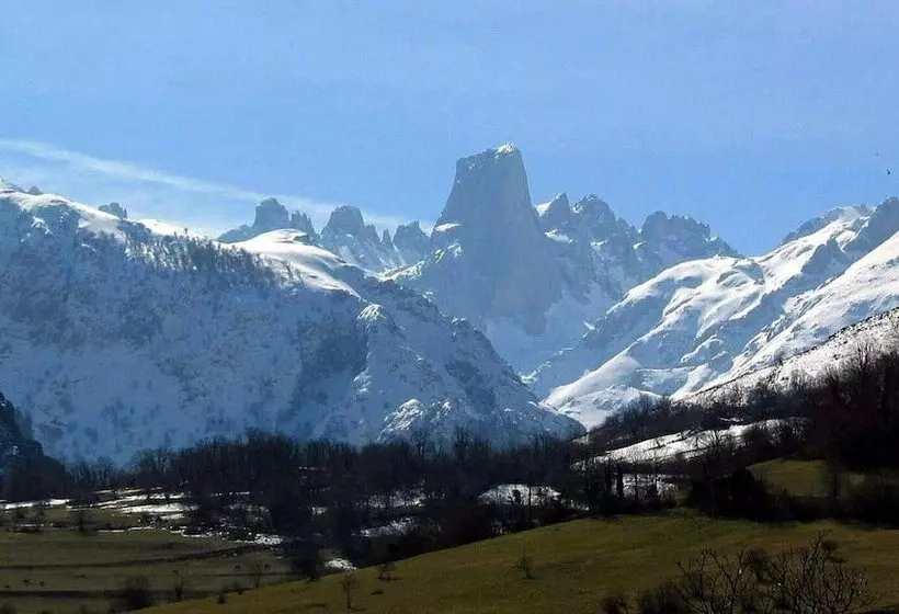 בית מלון כפרי Camangu
