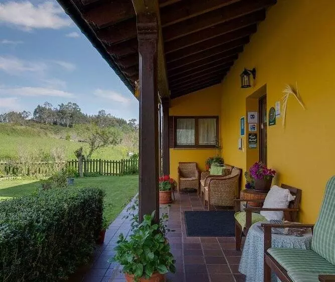 בית מלון כפרי Camangu