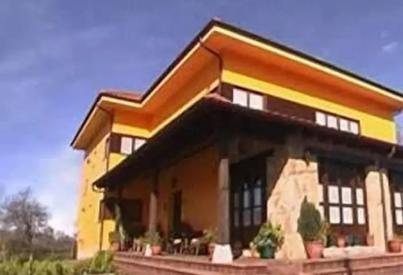 בית מלון כפרי Camangu