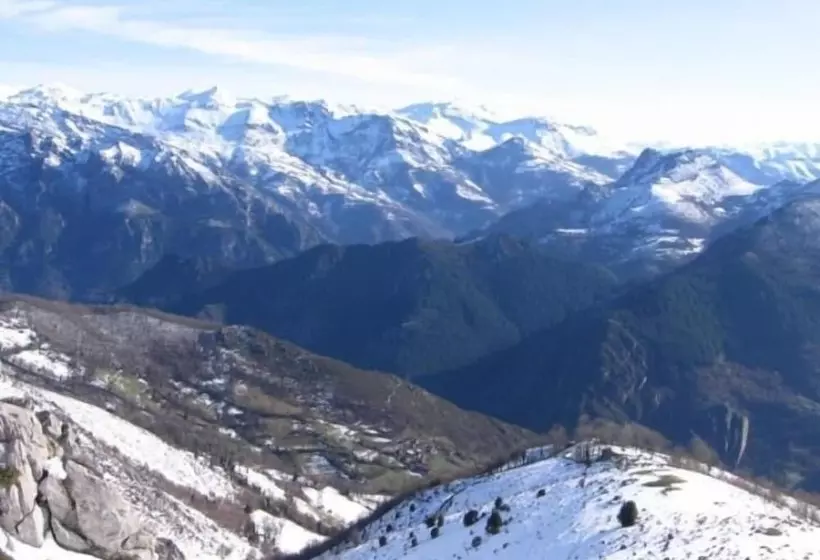 בית מלון כפרי Camangu